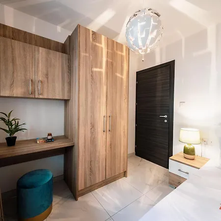 The With A Path To The Sea * St. Paul's Bay