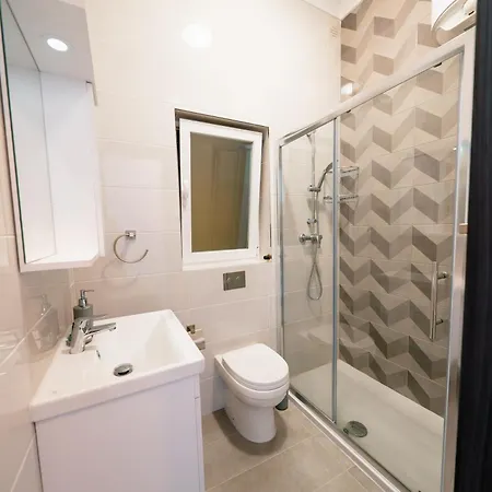 3br With Sea Access In *