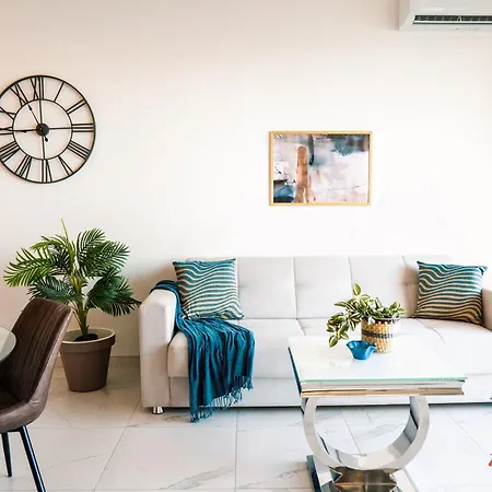 The With A Path To The Sea Apartment *