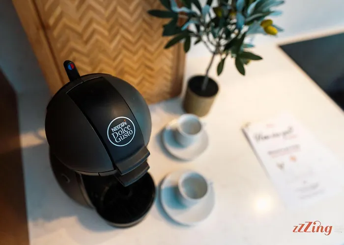 The With A Path To The Sea * Σεντ Πόλς Μπέι